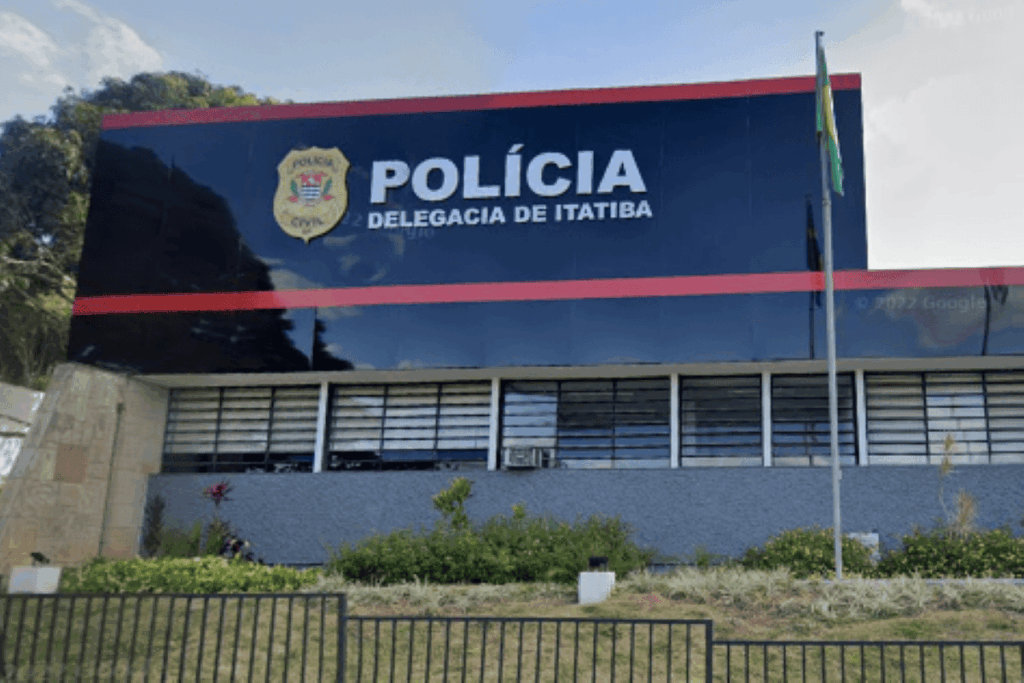 mulher-e-esfaqueada-por-companheiro-em-ponto-de-onibus-apos-discussao