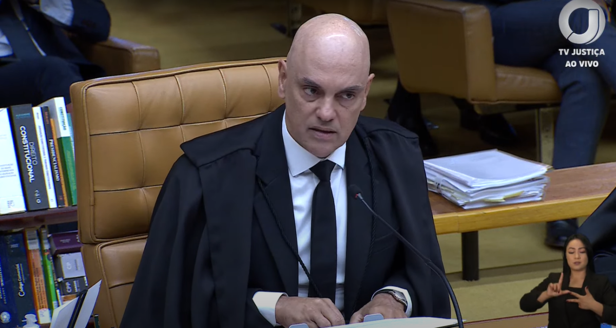 Moraes diz que não vai “recuar um milímetro sequer” em julgamento de Bolsonaro