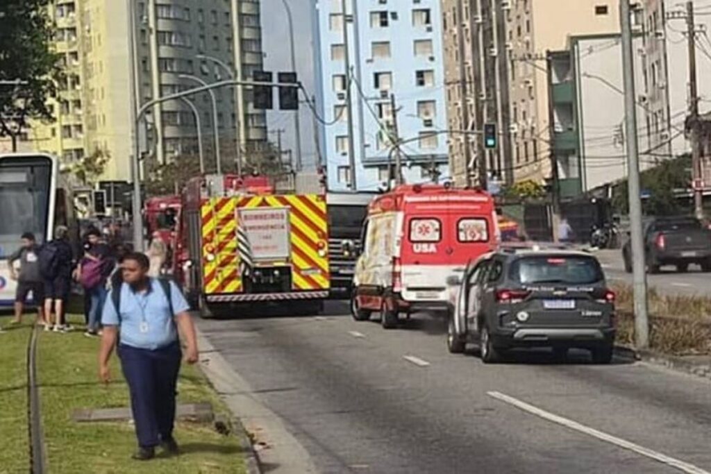 ciclista-fica-gravemente-ferido-apos-ser-prensado-por-vlt-no-litoral-de-sp