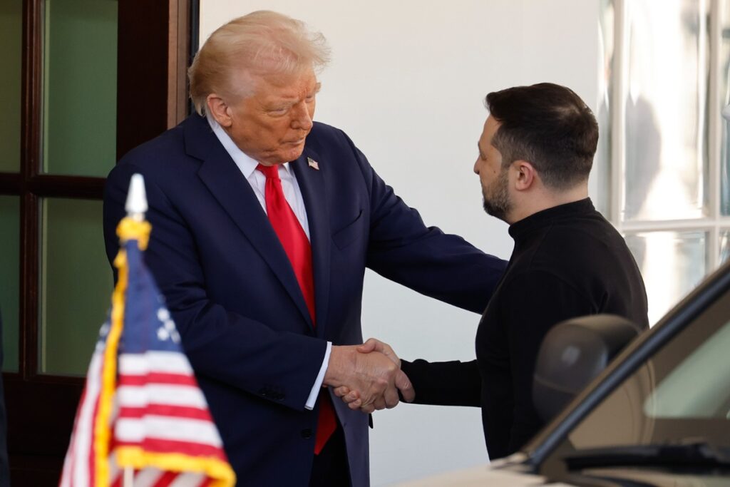 trump:-ucrania-tera-“muito-territorio”,-mas-sem-a-“seguranca”-da-otan