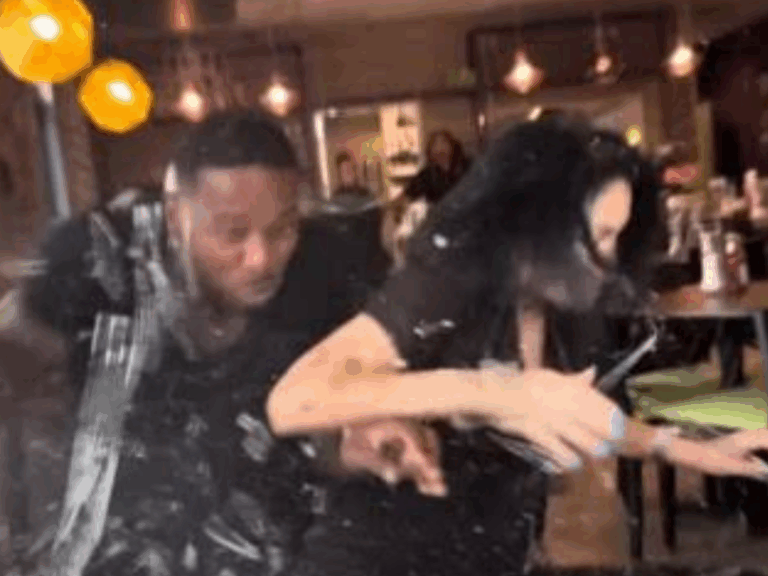 carro-invade-restaurante-e-atinge-influenciadores-durante-gravacao-no-texas