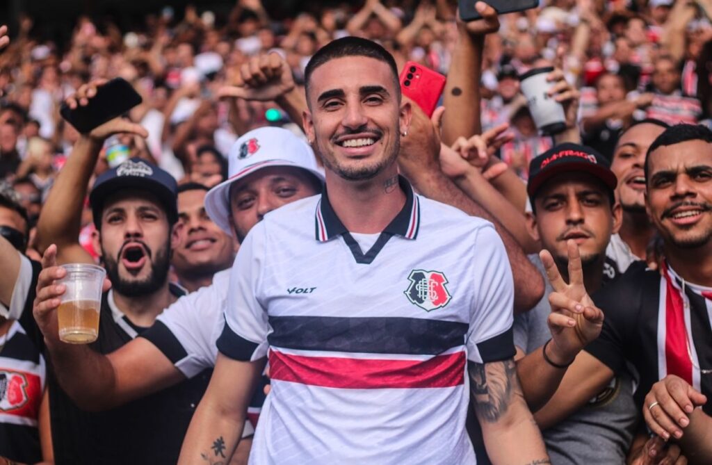 santa-cruz:-thiago-galhardo-briga-com-motorista-de-ambulancia.-assista