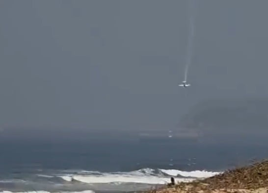 aviao-cai-em-espiral-no-mar-na-africa-do-sul;-piloto-e-dado-como-morto