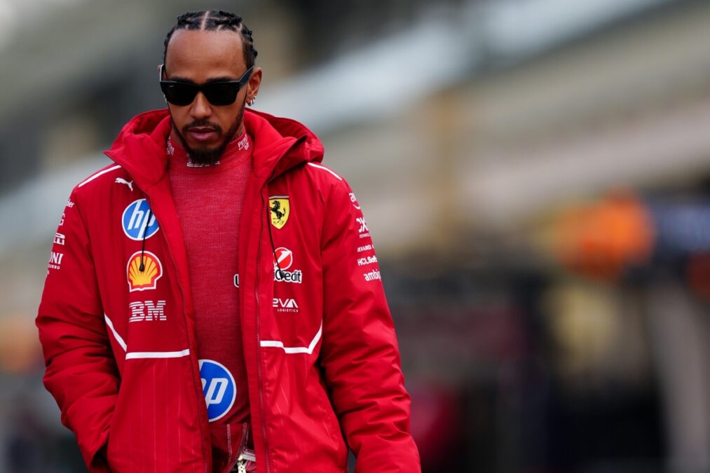 Lewis Hamilton faz sugestões sobre carro de 2026 da Ferrari; entenda