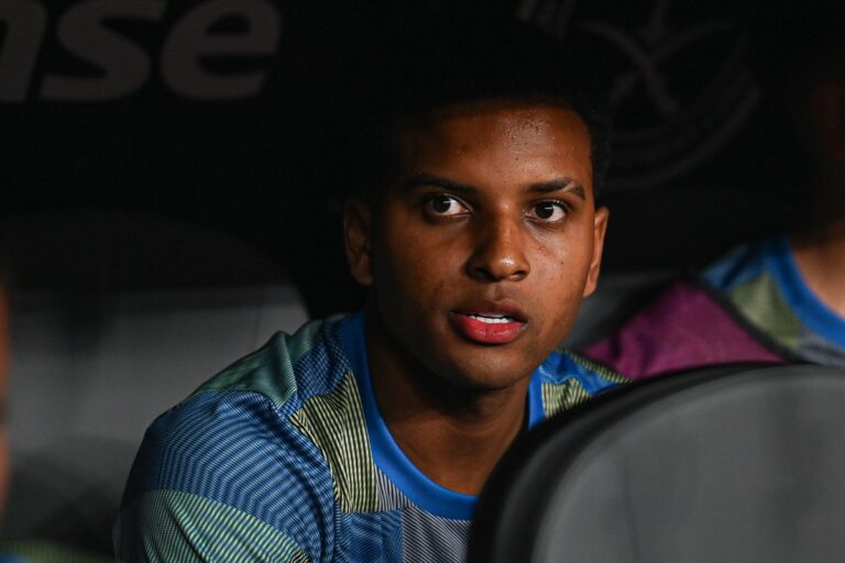 xabi-alonso-explica-razao-para-nao-usar-rodrygo-em-estreia-no-espanhol