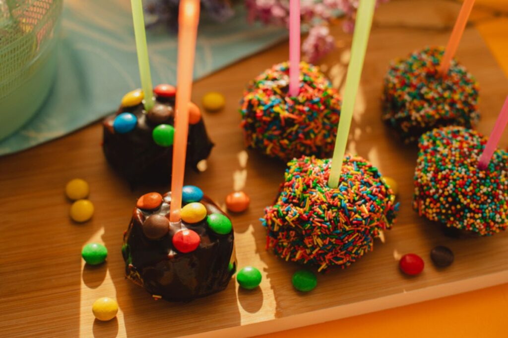 bolo-no-palito:-como-fazer-o-doce-facil-e-ganhar-uma-renda-extra