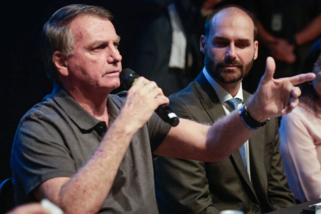 bolsonaro-e-eduardo-sao-indiciados-pela-pf-por-coacao