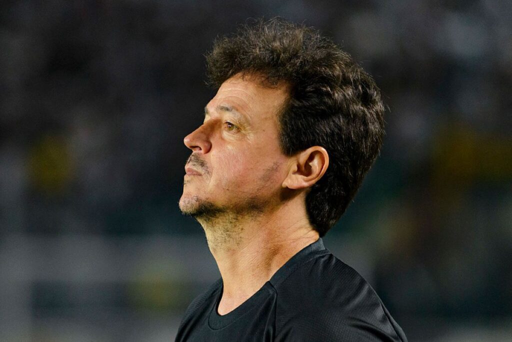 apos-derrota-para-o-juventude,-diniz-critica-postura-do-vasco-em-campo