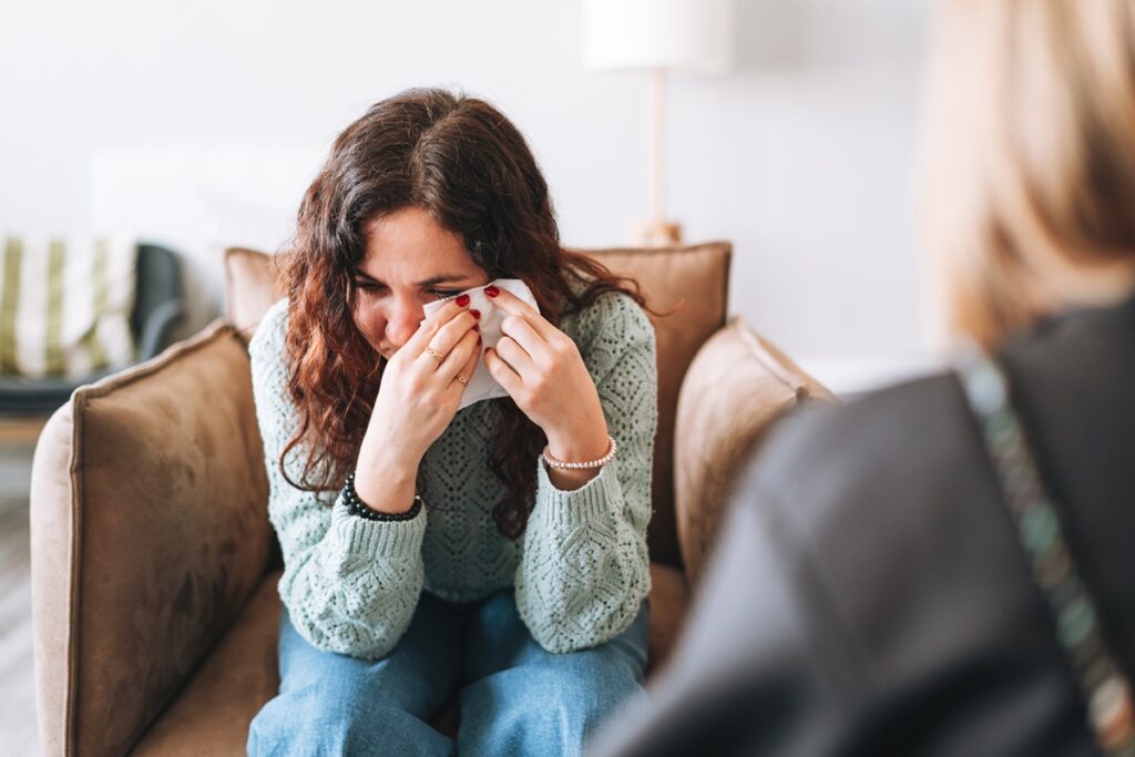 entenda-o-que-acontece-com-o-seu-corpo-quando-voce-segura-o-choro