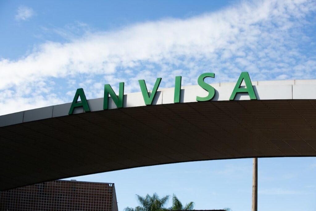 anvisa:-servidores-protestam-contra-a-contratacao-de-500-temporarios