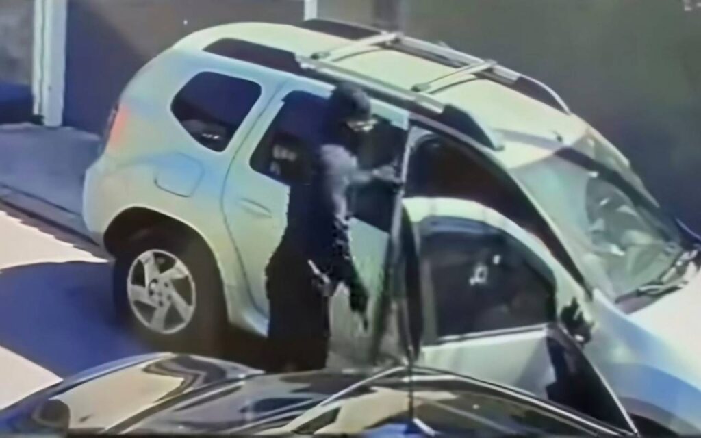 video:-mulher-e-atingida-por-mais-de-10-tiros-a-queima-roupa-no-rio