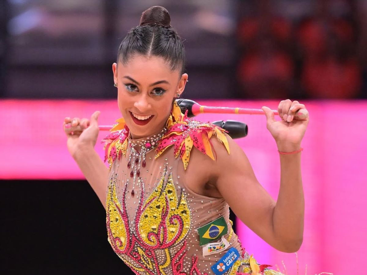 Ginasta se apresenta ao som de “Ragatanga” e torcida brasileira reproduz coreografia