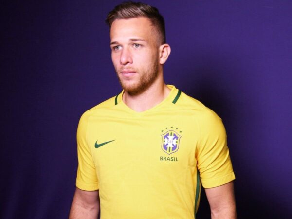 idolo-da-base,-arthur-pode-voltar-a-vestir-a-camisa-do-gremio.-saiba-mais!