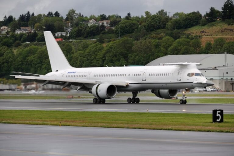 depois-de-2-dias,-aviao-da-cia-deixa-brasil-com-destino-incerto