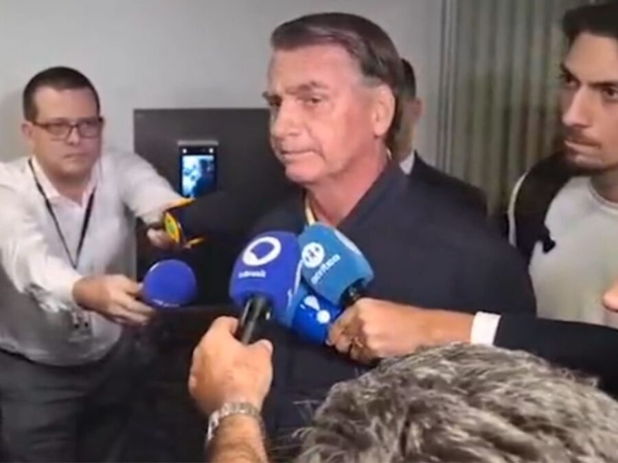 Bolsonaro movimentou R$ 44 milhões em dois anos e PF vê indícios de “lavagem de dinheiro”