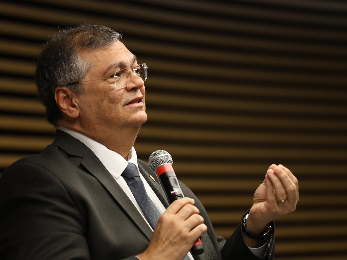 Flávio Dino reforça soberania do Judiciário brasileiro contra pressões externas