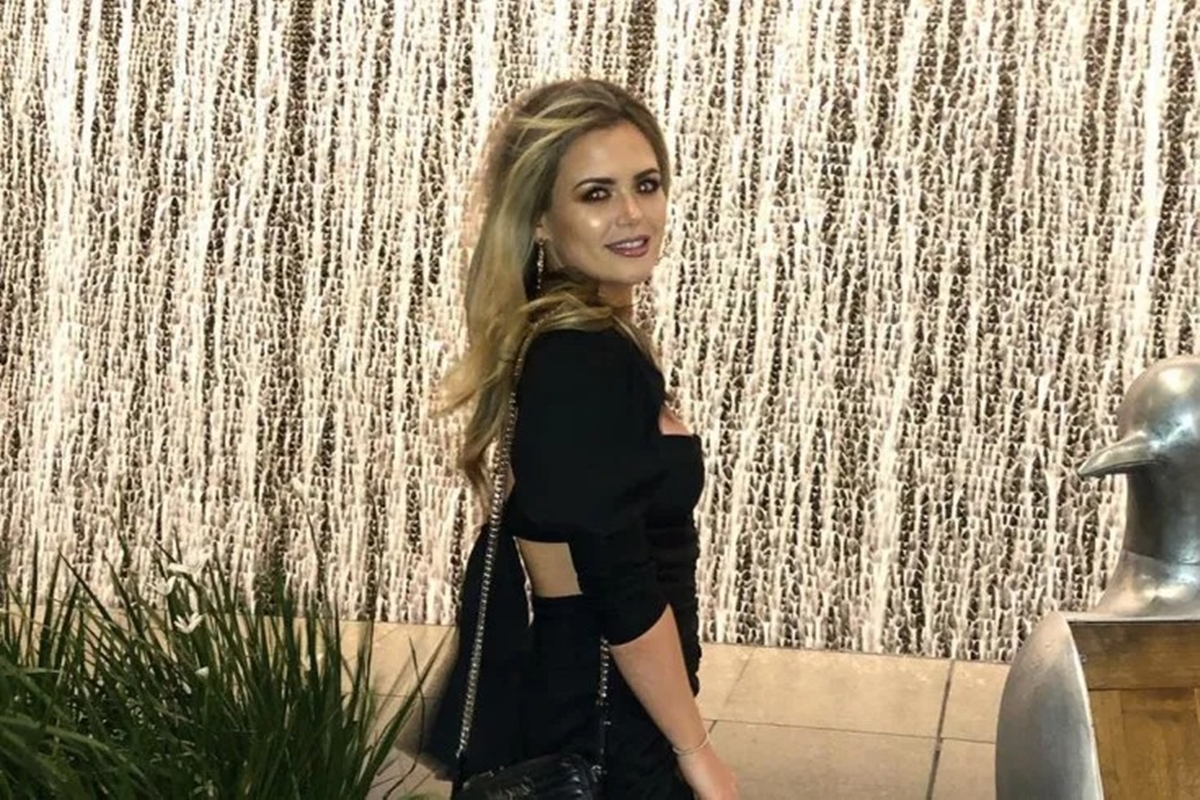 Designer de moda é encontrada morta em iate; polícia investiga a causa