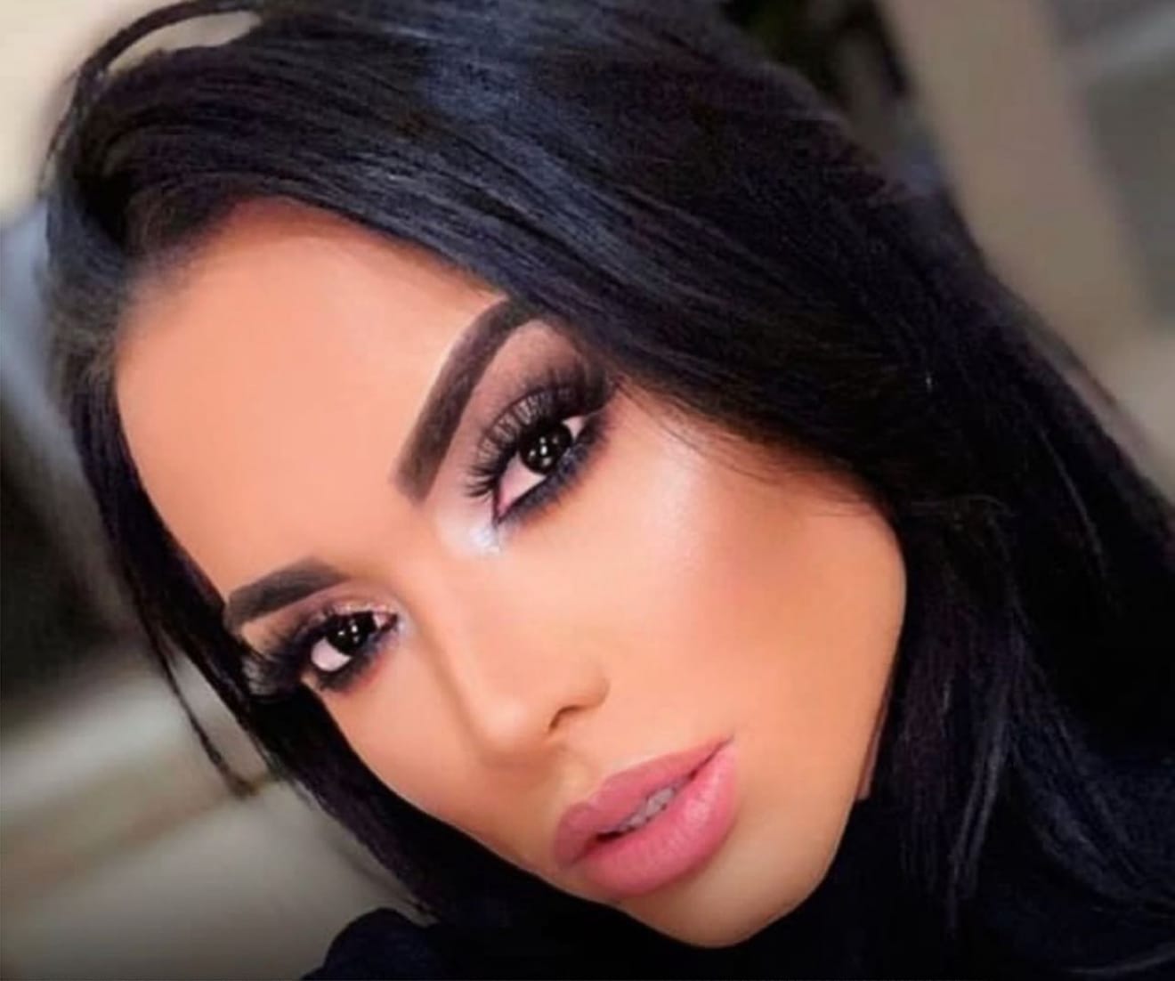 Influenciadora Kamila Simioni adota visual natural nos lábios; veja como ficou