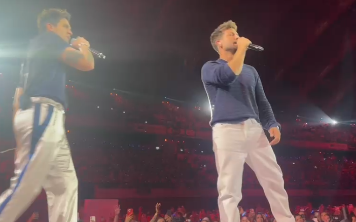 cantor-espanhol-pablo-alboran-faz-participacao-surpresa-em-show-de-luan-santana