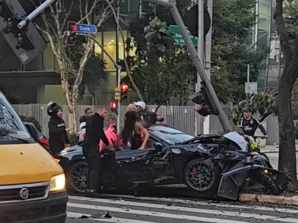 bia-miranda-volta-a-falar-sobre-acidente-de-carro-com-gato-preto-e-mostra-ferimento