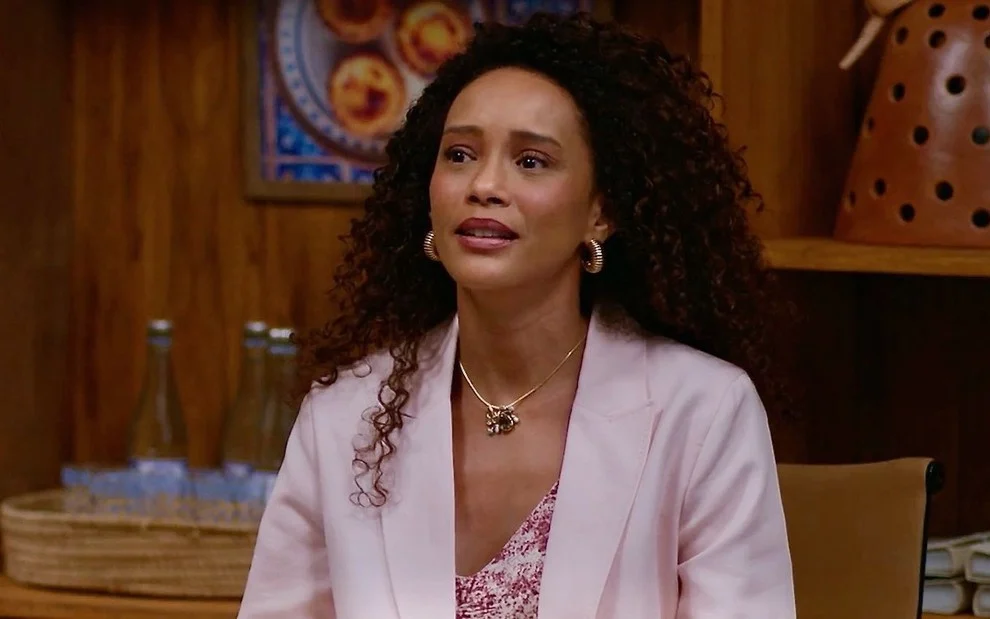 figurino-de-raquel-em-“vale-tudo”-mostra-evolucao-do-poder-feminino,-diz-estilista