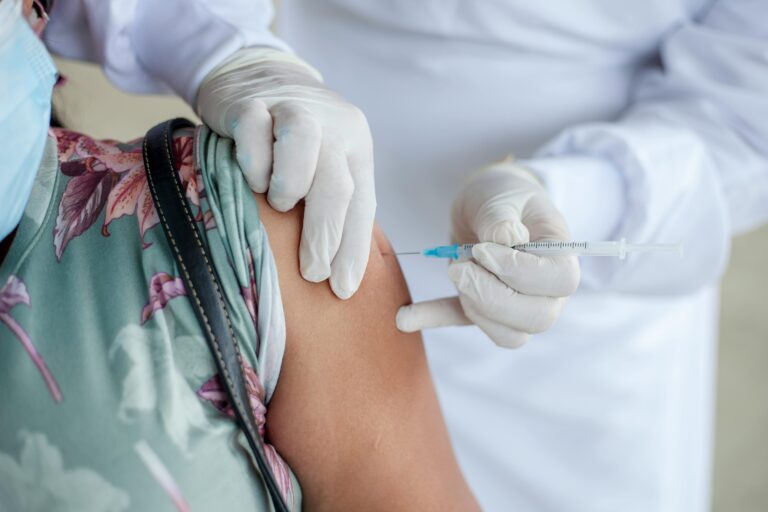 prefeitura-de-sp-realiza-campanha-de-multivacinacao-em-varios-ceus