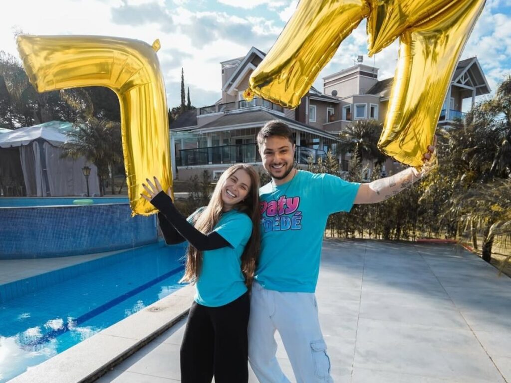 youtube-remove-canais-de-influenciadores-apos-denuncias-sobre-uso-de-criancas-em-videos