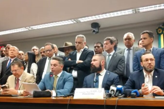 oposicao-quer-avancar-na-pec-das-prerrogativas-em-vez-do-fim-do-foro