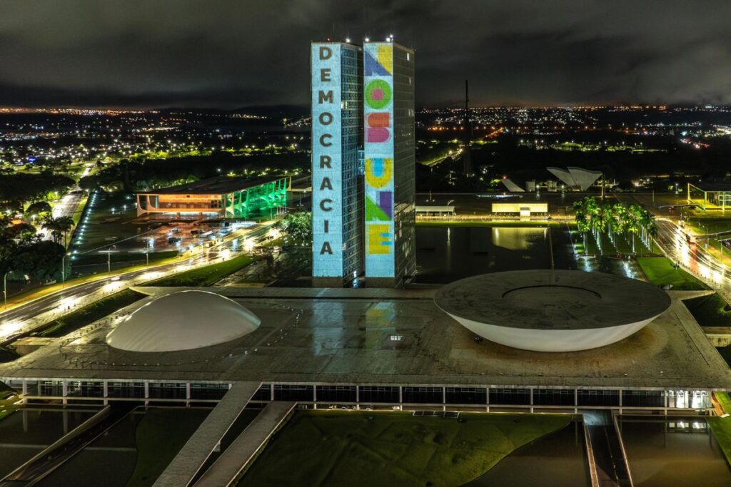 democracia-claudicante-(por-gaudencio-torquato)