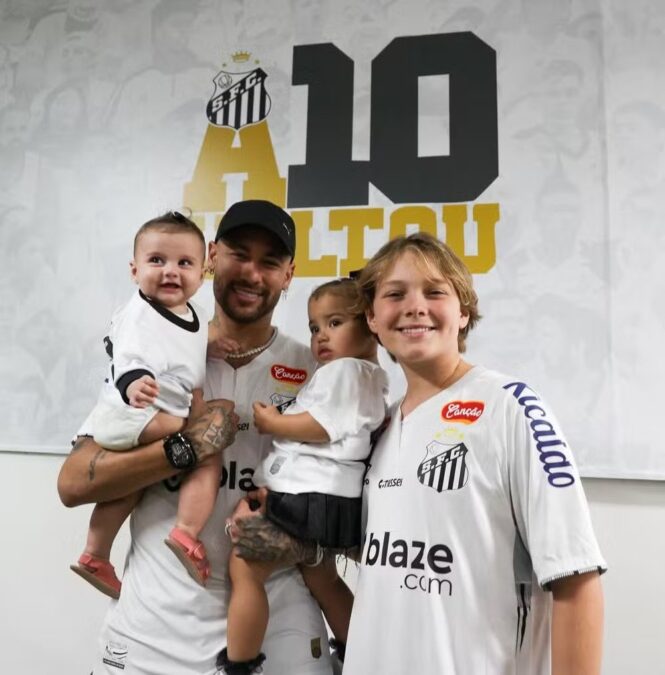 Avós celebram aniversário de 14 anos de Davi Lucca, filho de Neymar