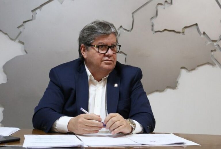 governador-da-paraiba,-joao-azevedo,-e-internado-apos-forte-dores