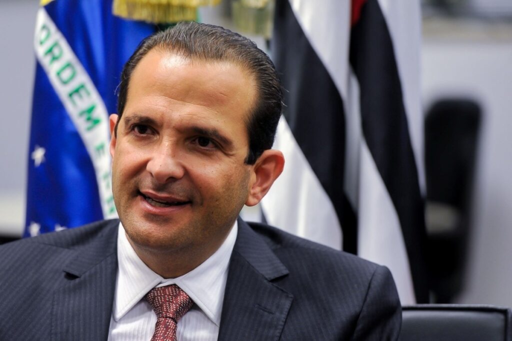 video:-prefeito-agride-jornalista,-e-caso-chega-ao-mp