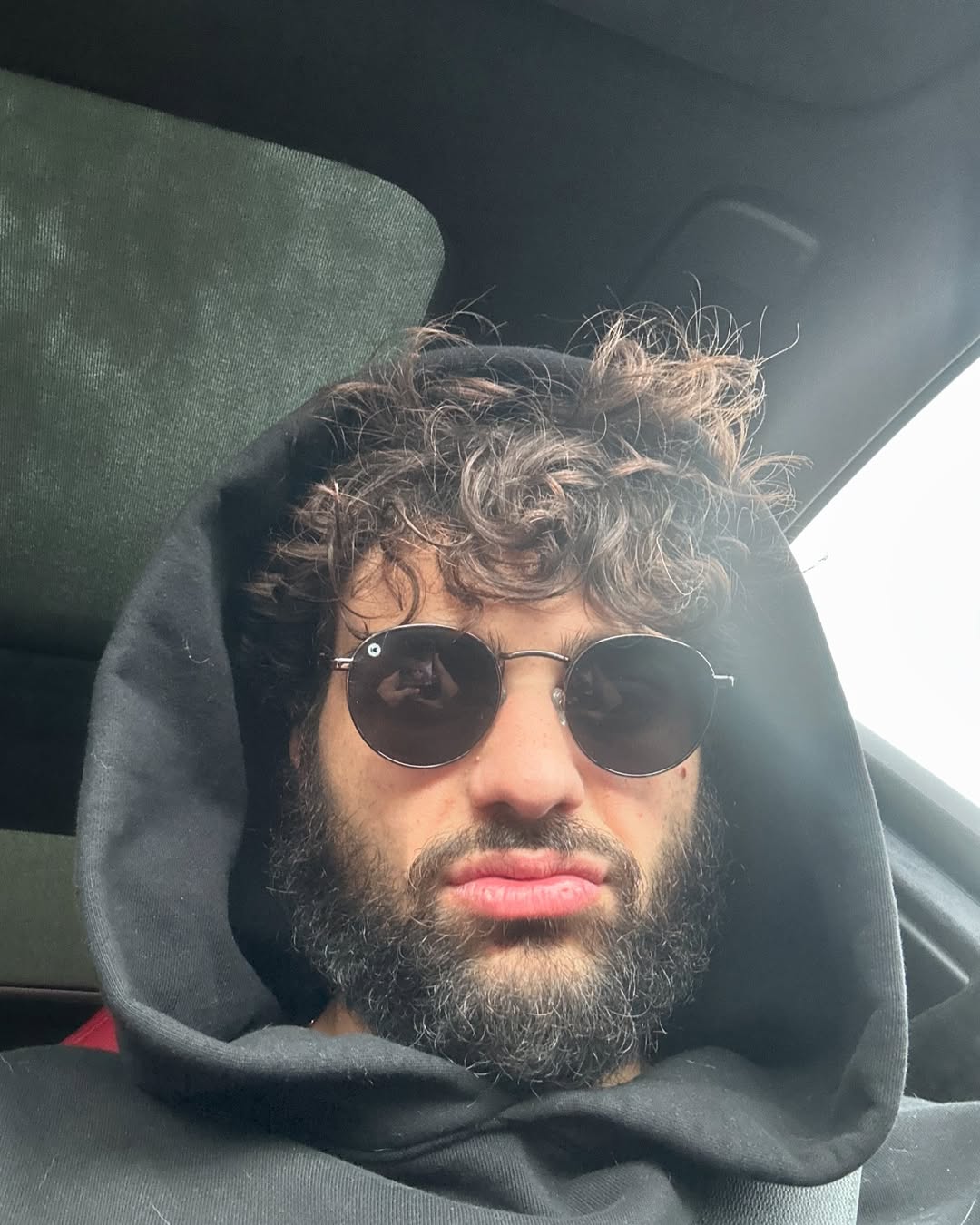 Noah Centineo retorna às redes e surpreende com transformação para próximos papéis