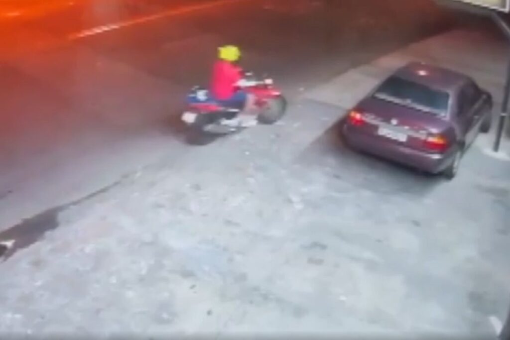 motociclista-morre-com-linha-de-cerol-presa-no-pescoco.-video