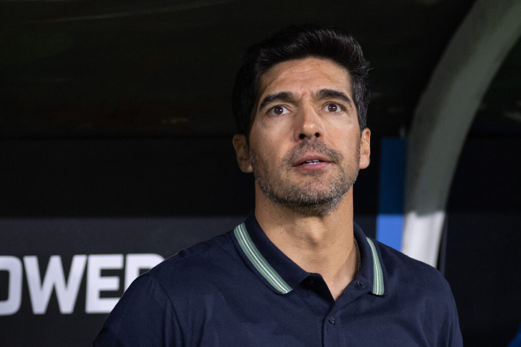 abel-ferreira-destaca-vitoria-do-palmeiras-e-elogia-cbf-por-decisao