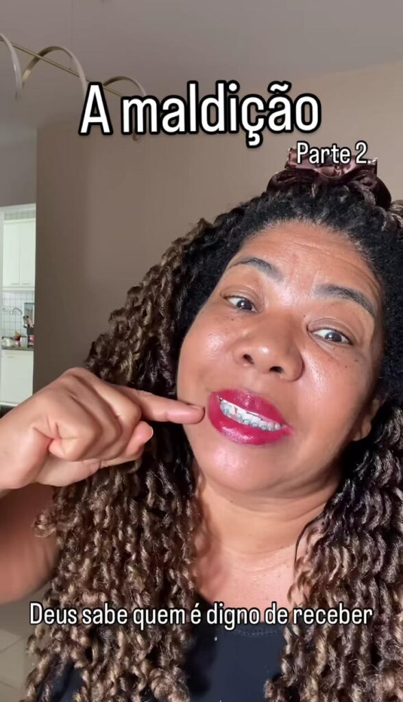 mae-de-davi-e-raquel-brito-dispara-contra-imprensa-apos-polemica:-“eu-vou-amaldicoar-voces”