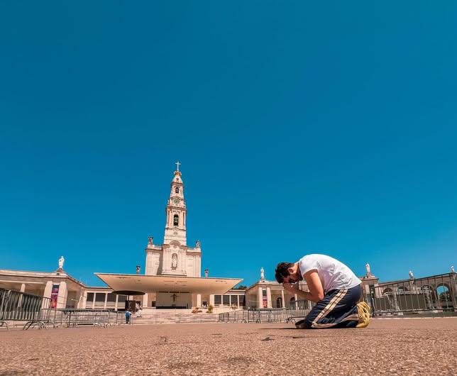 luan-santana-abre-o-coracao-sobre-fe-apos-visita-a-fatima:-“renovo-minhas-energias”