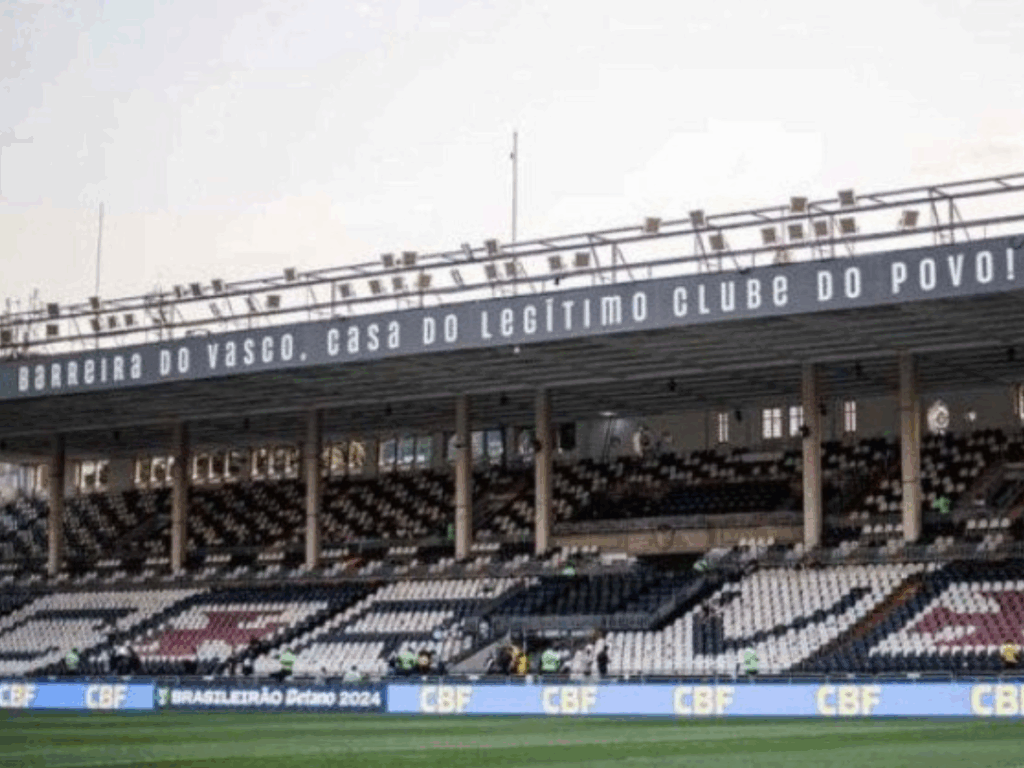 caminhao-bate-contra-o-muro-de-sao-januario-horas-antes-de-classico-da-copa-do-brasil
