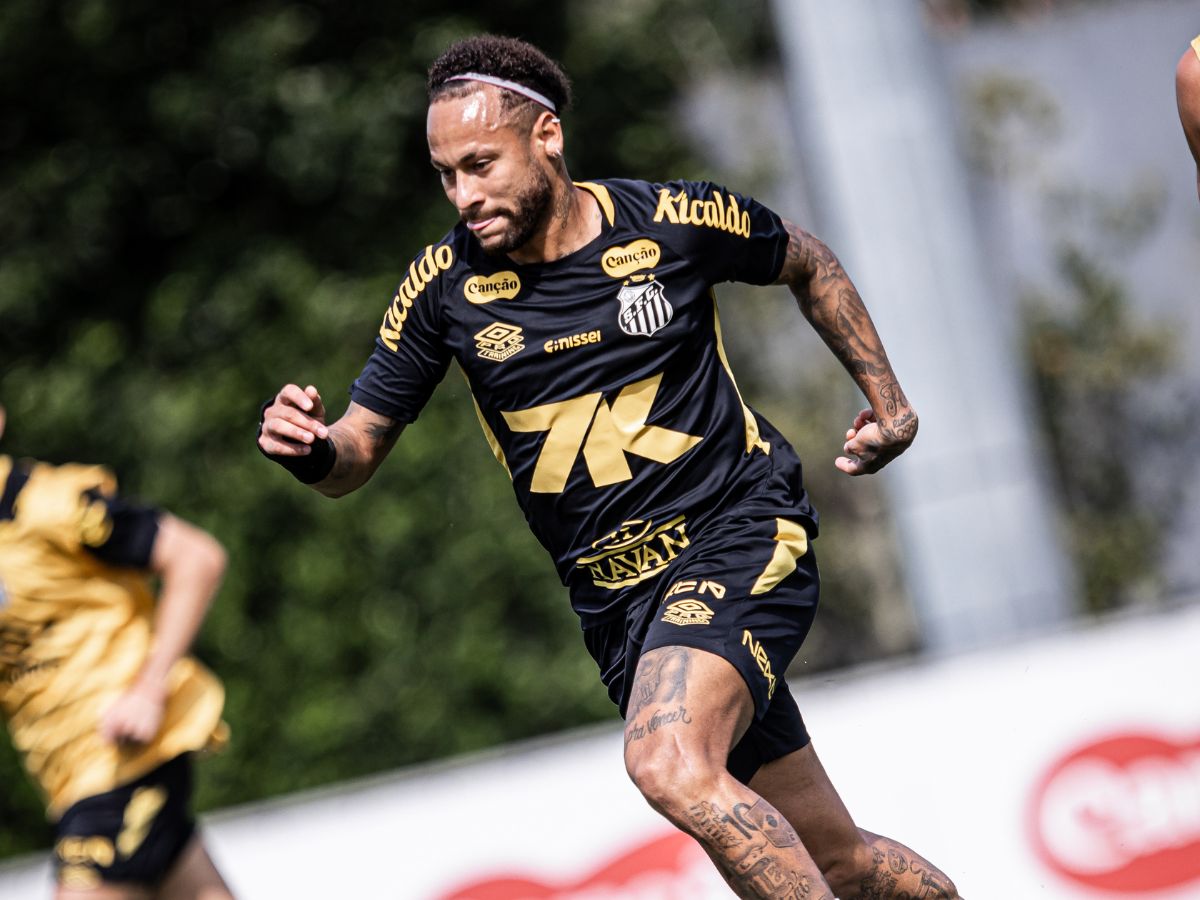 Especialista avalia treinamento intenso de Neymar para se recuperar de lesão