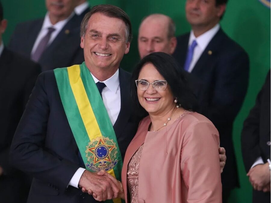 Senadora Damares Alves revela diagnóstico de câncer de mama