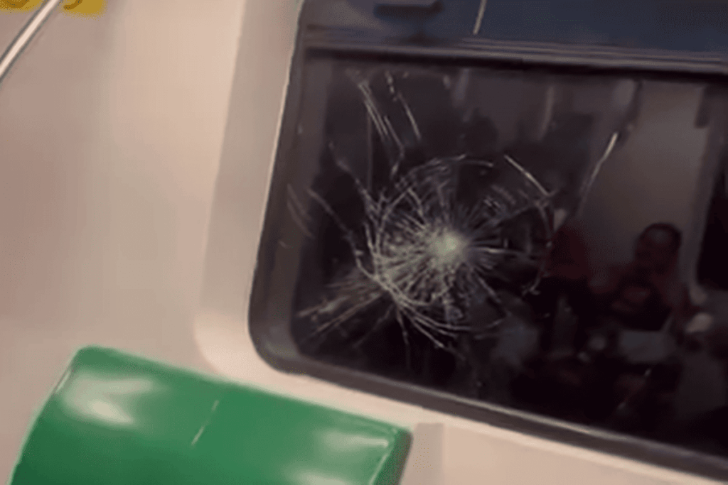 video:-metro-e-atingido-por-pedrada-e-tem-vidraca-quebrada-no-df