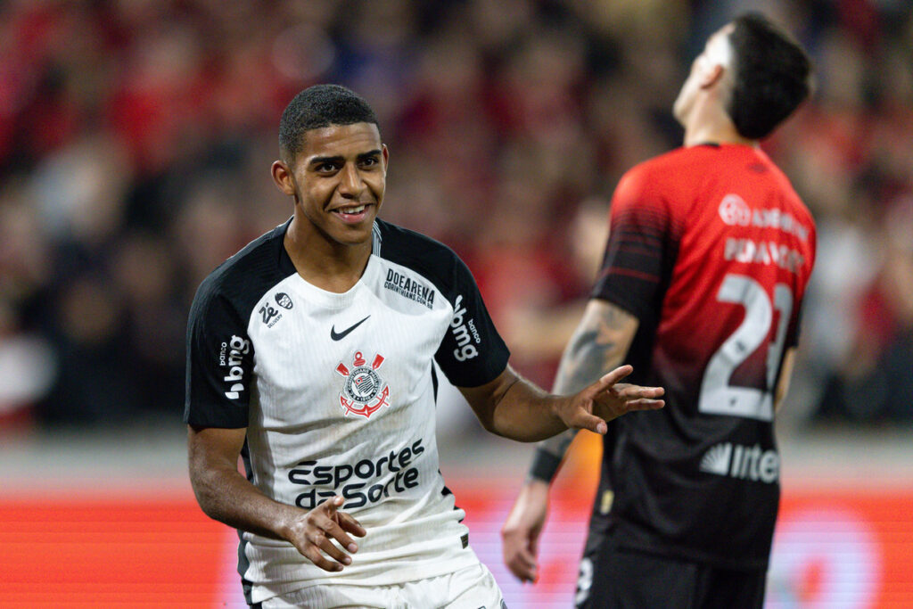 corinthians-vence-athletico-pr-e-larga-na-frente-na-copa-do-brasil