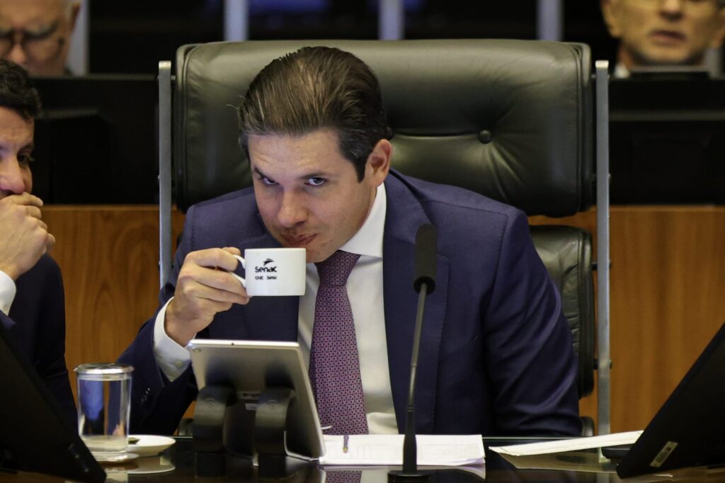 huguinho-motta-esta-presidente-da-camara,-nao-e-presidente