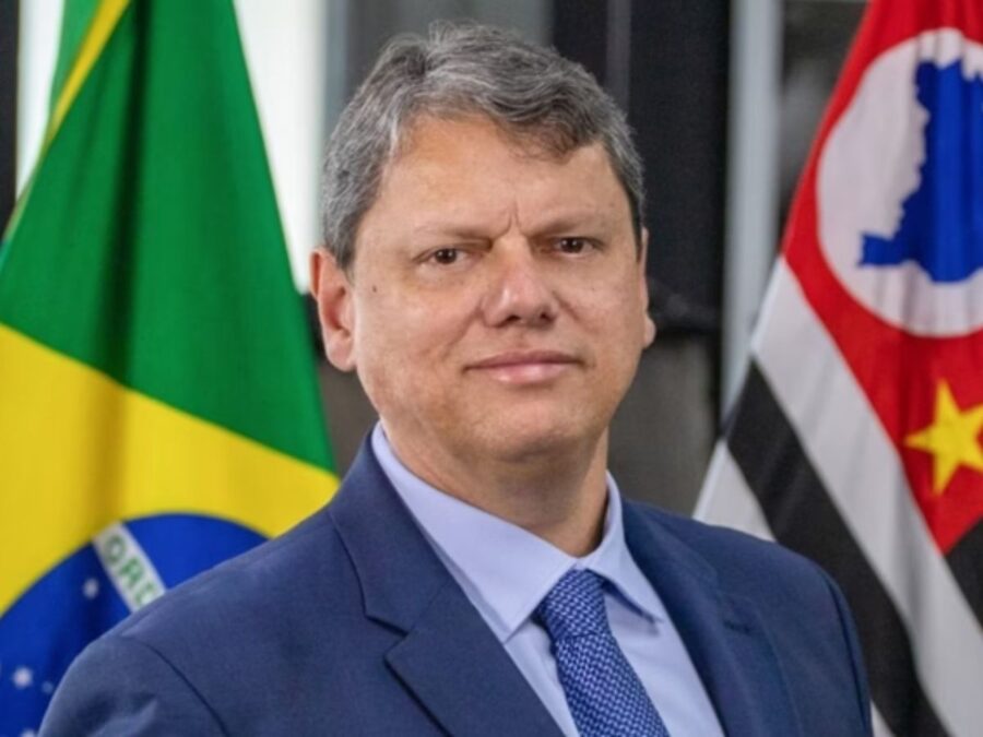 Atlas: Tarcísio lidera simulação de 2º turno contra Lula, 48,4% a 46,6%
