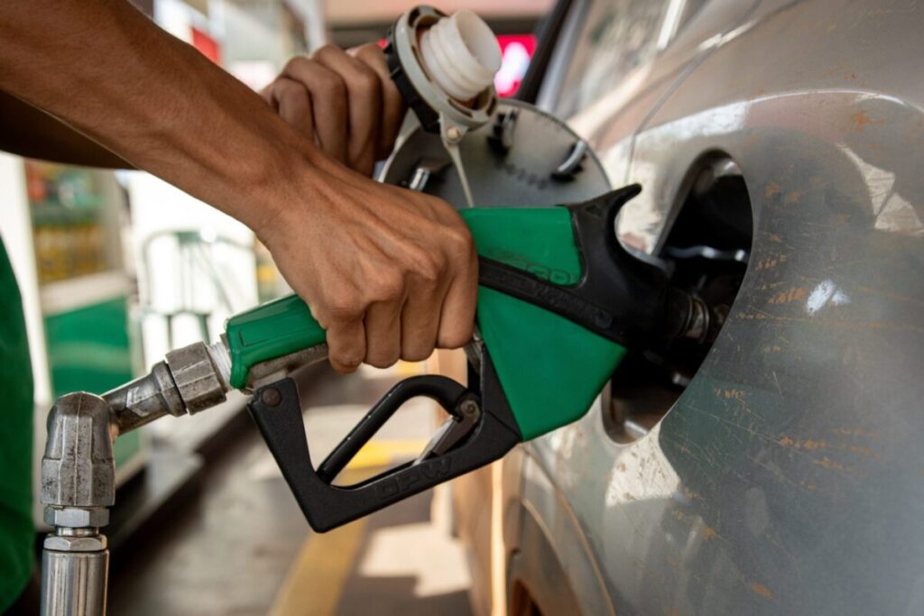 postos-sob-suspeita-colocavam-ate-90%-de-metanol-na-gasolina,-diz-mpsp