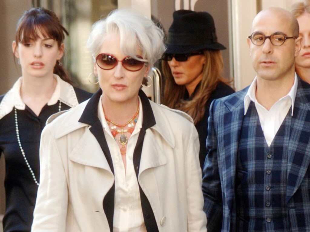 anne-hathaway-escorrega-e-quebra-salto-durante-filmagens-de-“o-diabo-veste-prada-2”