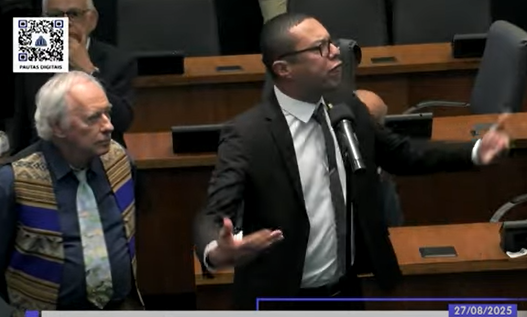 deputado-do-pl-“acusa”-carlos-minc-de-intolerancia-religiosa-na-alerj