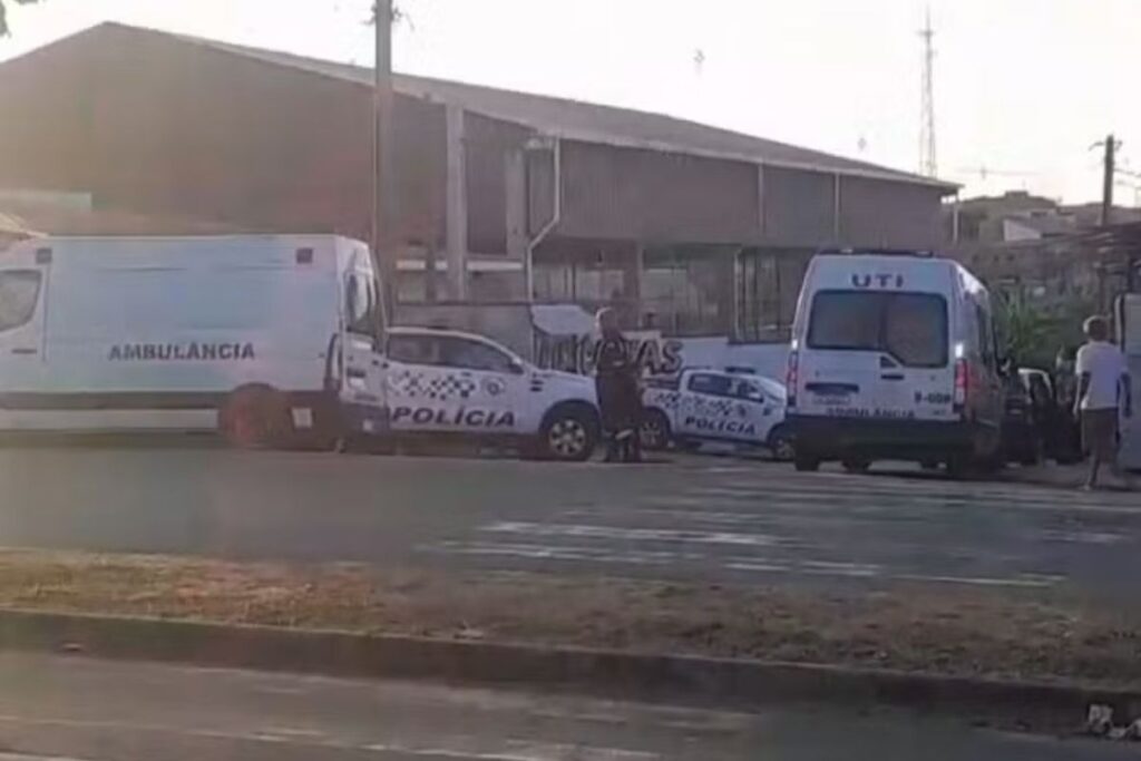 homem-com-faca-invade-escola-a-procura-de-ex-companheira