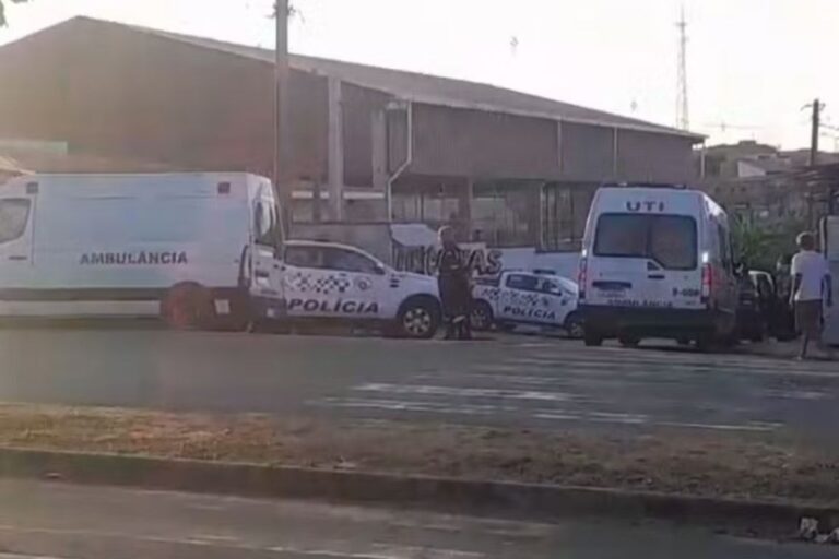 homem-com-faca-invade-escola-a-procura-de-ex-companheira
