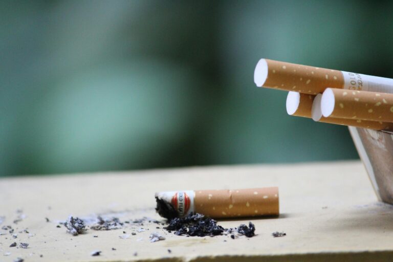fumantes-tem-risco-duas-vezes-maior-de-sofrer-avc,-alerta-especialista